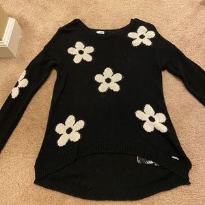 Black and white daisy sweater! Love it